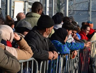 Πάτρα: Δεν χωράνε οι μετανάστες στα κρατητήρια - Κρούσματα ψώρας και ηπατίτιδας ανάμεσά τους